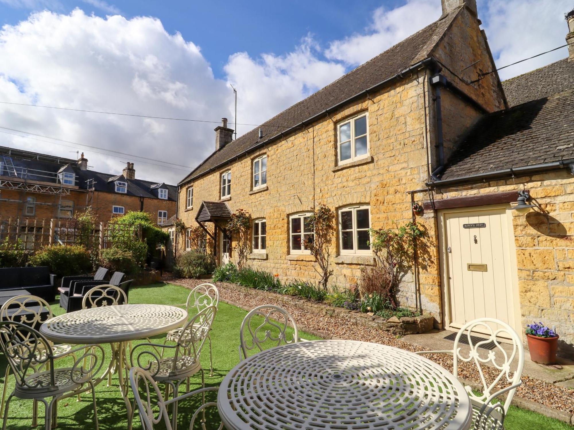 Robins Nest Villa Cheltenham Exterior photo